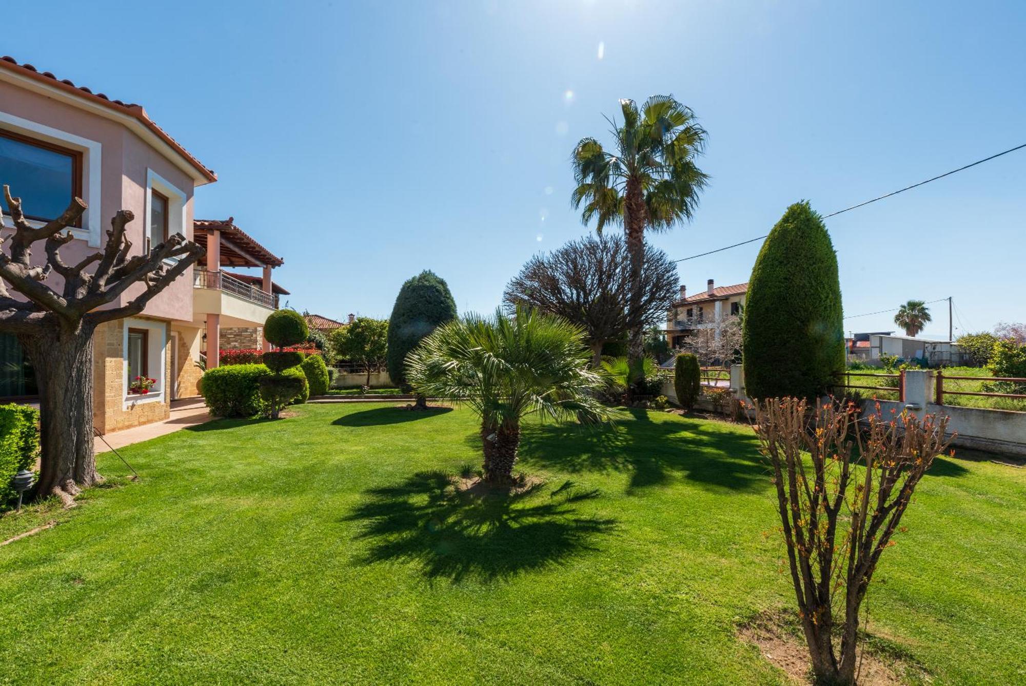 Christina'S Twin Palm Trees House Apartment Agria Luaran gambar