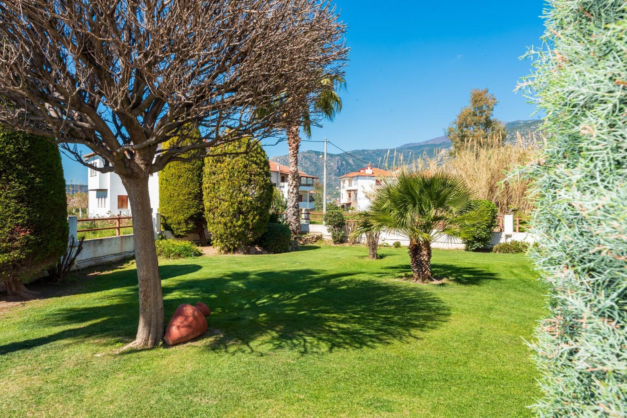 Christina'S Twin Palm Trees House Apartment Agria Luaran gambar