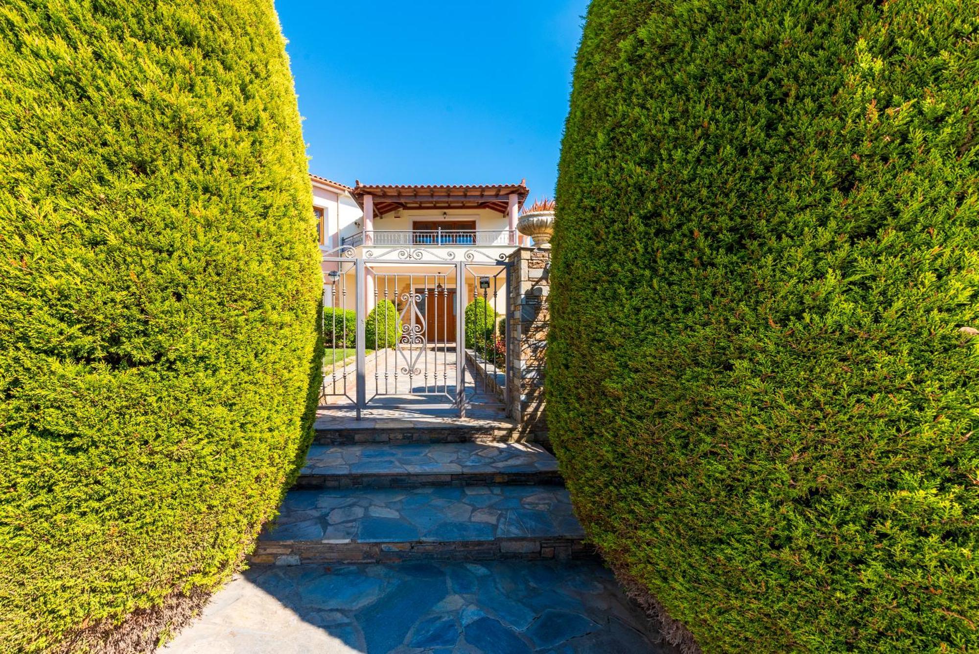 Christina'S Twin Palm Trees House Apartment Agria Luaran gambar